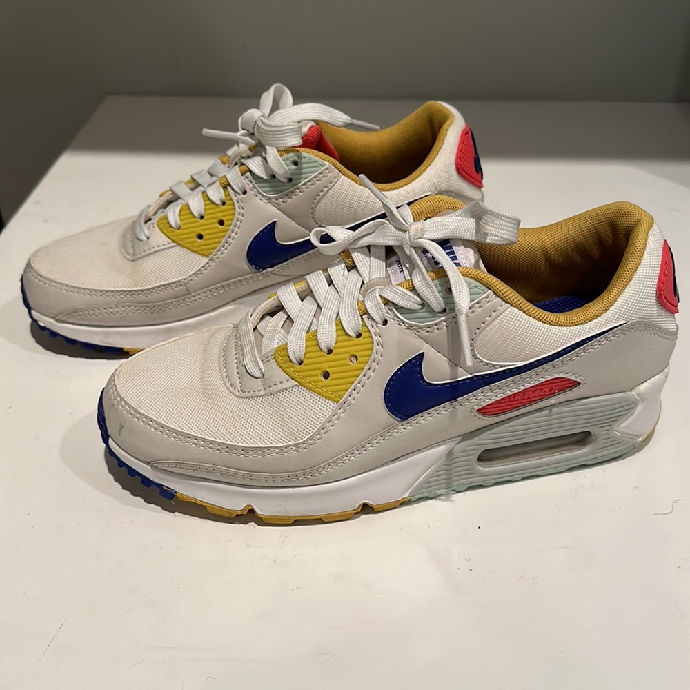 Women’s NIKE Air Max size W8 colorful worn less than 4 times